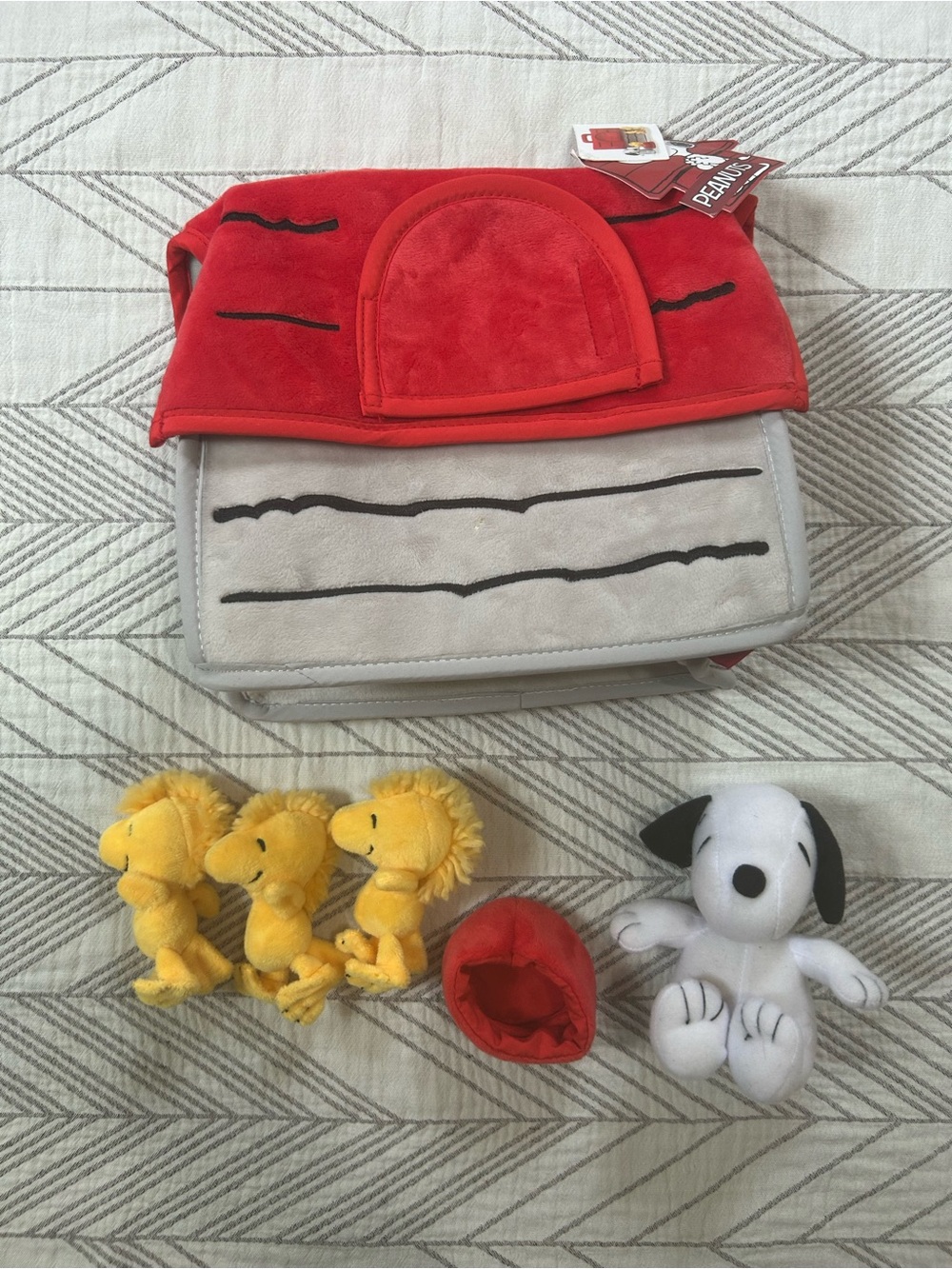 Lambs & Ivy Classic Snoopy Interactive Plush Doghouse Set 5 Piece Peanuts